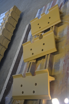 HRC 25 Excavator Track Shoe Plate D6R 203 Link Pitch Track Plates