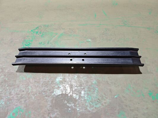 كوماتسو PC60 حذاء المسار الثلاثي كروزر حذاء المسار الطول STG135A-8-750-001