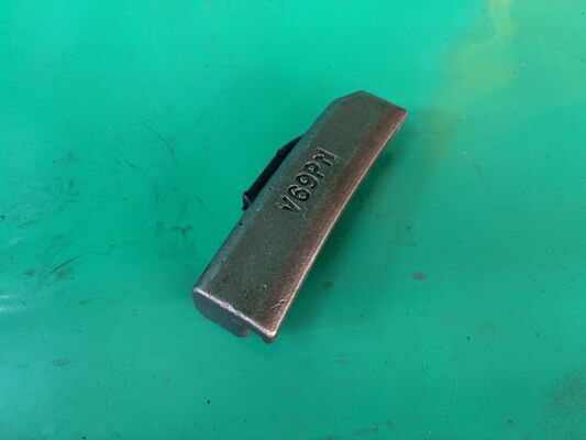 قطع غيار حفارة دلو الأسنان الملحقات محول قفل دبوس V69PN