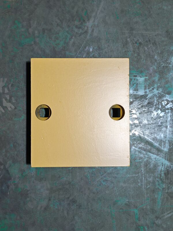 1324715B القطط النمط المسمار على حواف القطع للشاحن